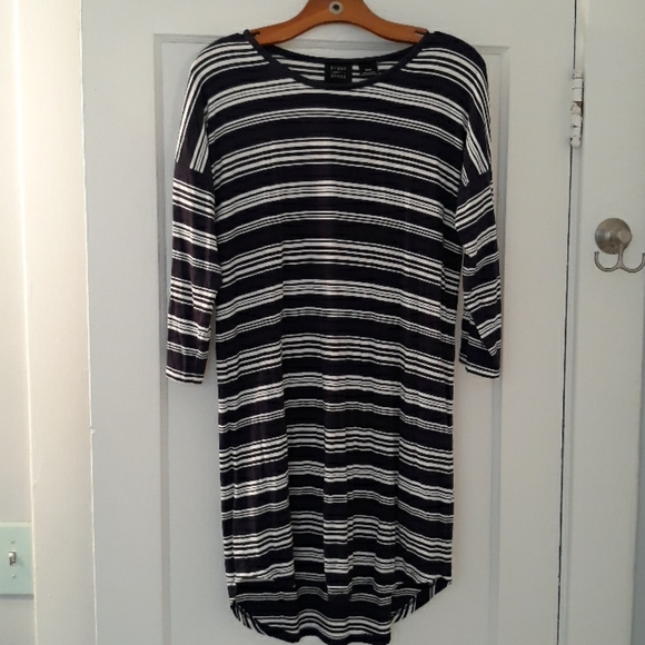Evereve Navy Striped Dress - Picture 1 of 2
